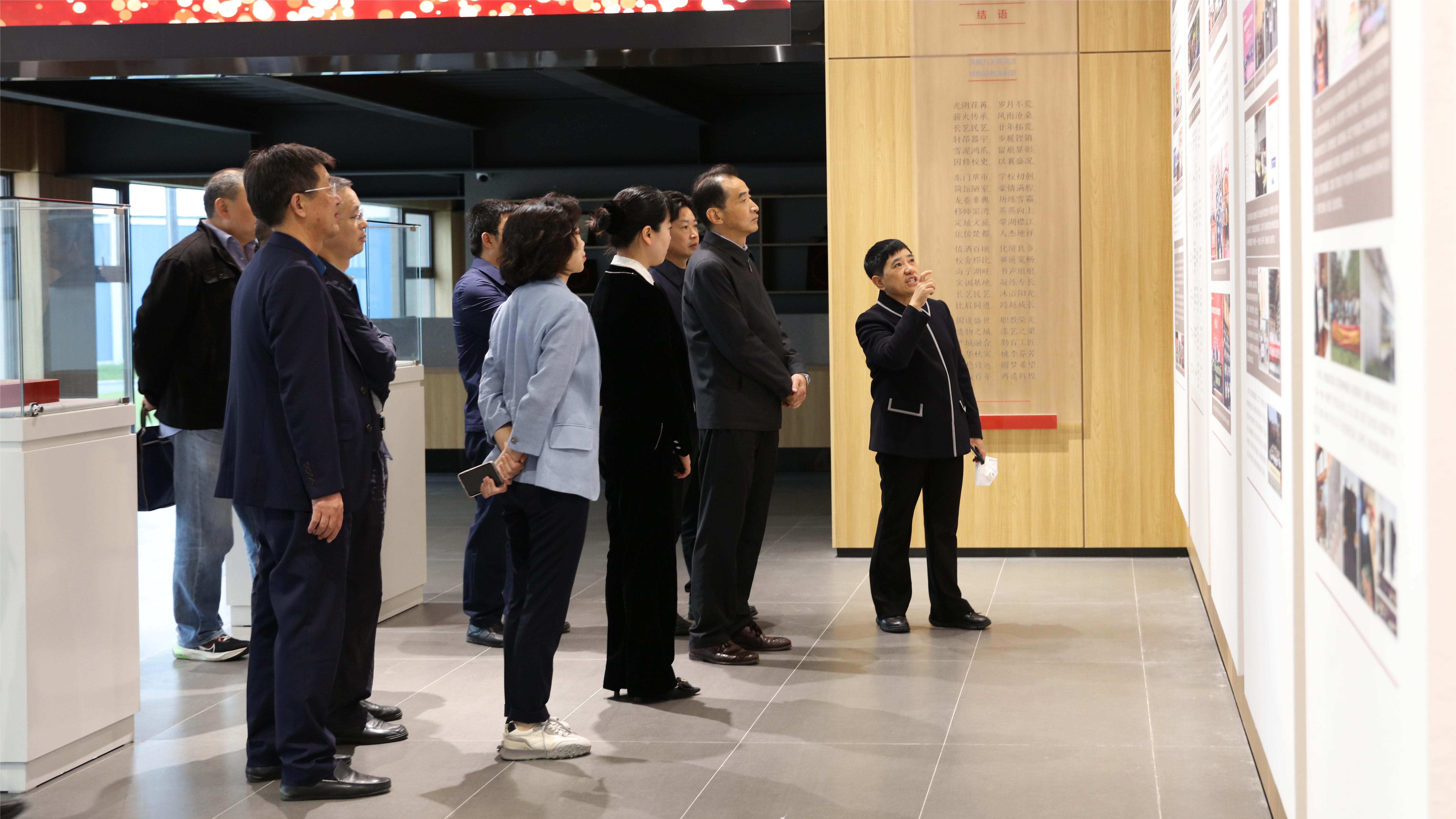 1698021476450327.jpg 1698021476450327.jpg